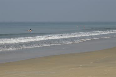 01 Mobor-Beach_and_Cavelossim-Beach,_Goa_DSC7370_b_H600